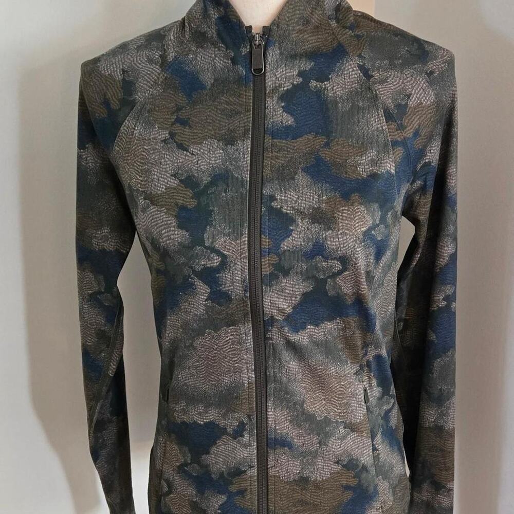 Athleta green Salutation Jacket camo full zip jacket athletic running small - Picture 2 of 8